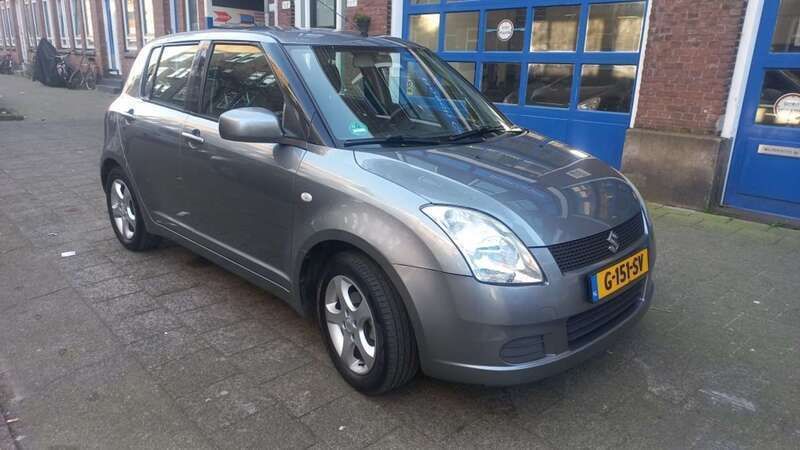 Grijs Gebruikt 2006 Suzuki Swift Cool Hatchback | € 3.250 (Eerlijke prijs) - Afbeelding 1/4