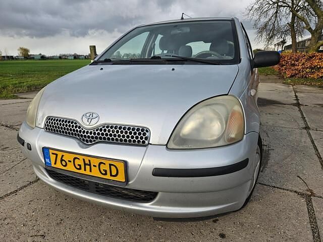 Occasion Toyota Yaris Sol 86 PK (63 kW) 2000 Grijs (metallic) Hatchback