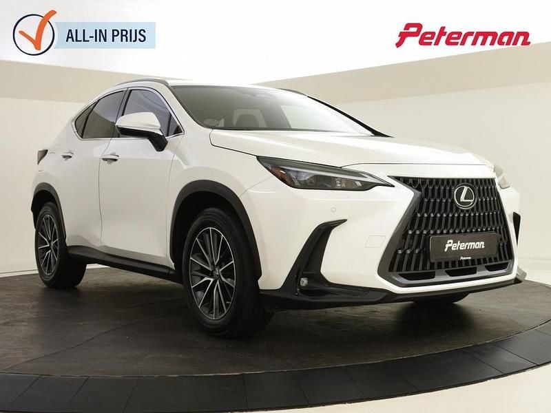 Wit Gebruikt 2023 Lexus NX450h+ Luxury Line SUV | € 51.899 (Eerlijke prijs) - Afbeelding 1/4