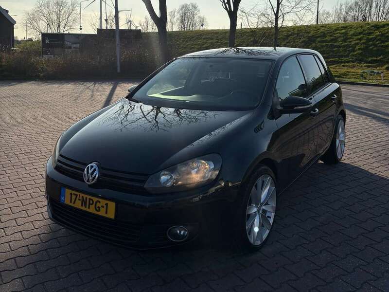 Zwart Gebruikt 2010 VW Golf VI Trendline Hatchback | € 5.500 (Iets duurder) - Afbeelding 1/4