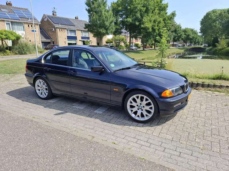 Blauw Gebruikt 1999 BMW 323 Executive Sedan | € 4.995 - Afbeelding 1/4
