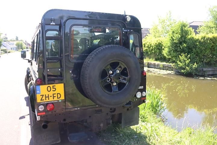 Occasion Land Rover Defender SE 122 PK (89 kW) 2008 Zwart (metallic) MPV