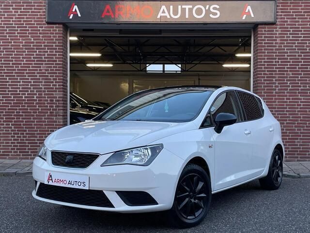 Wit Gebruikt 2013 Seat Ibiza Reference Hatchback | € 6.750 (Eerlijke prijs) - Afbeelding 1/4