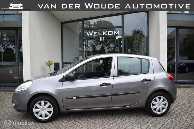 Grijs Gebruikt 2010 Renault Clio R.S. Expression Hatchback | € 2.850 (Eerlijke prijs) - Afbeelding 1/3