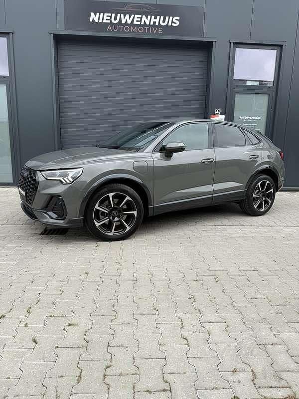 , andere lak Gebruikt 2023 Audi Q3 Sportback SUV | € 44.950 (Goede deal) - Afbeelding 1/4