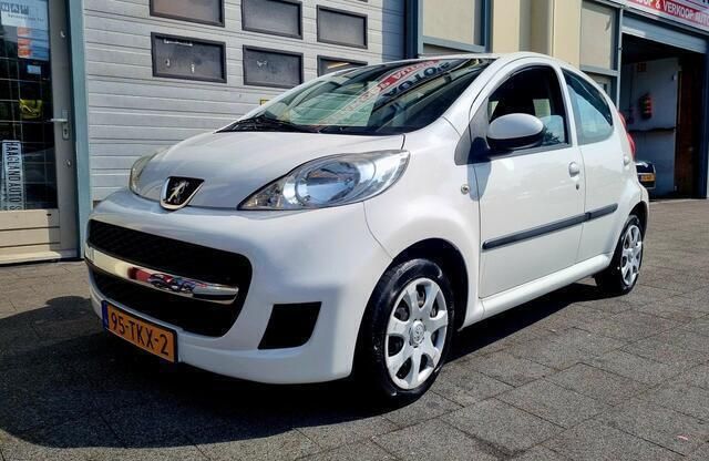 Wit Gebruikt 2012 Peugeot 107 Hatchback | € 3.250 (Eerlijke prijs) - Afbeelding 1/4