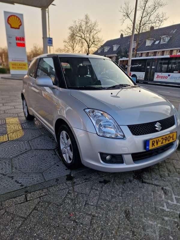 Grijs Gebruikt 2009 Suzuki Swift Comfort Hatchback | € 3.900 (Iets duurder) - Afbeelding 1/4