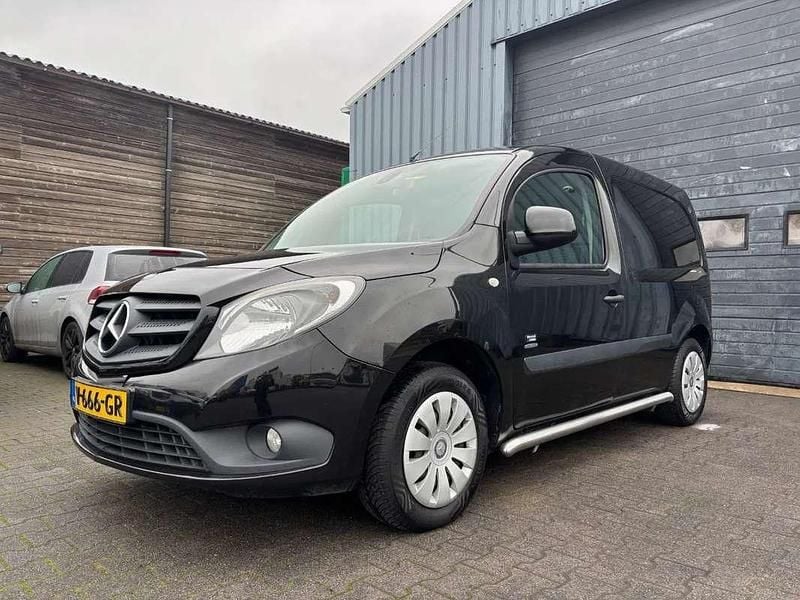 Zwart Gebruikt 2017 Mercedes Citan 109 Van | € 4.250 (Goede deal) - Afbeelding 1/4