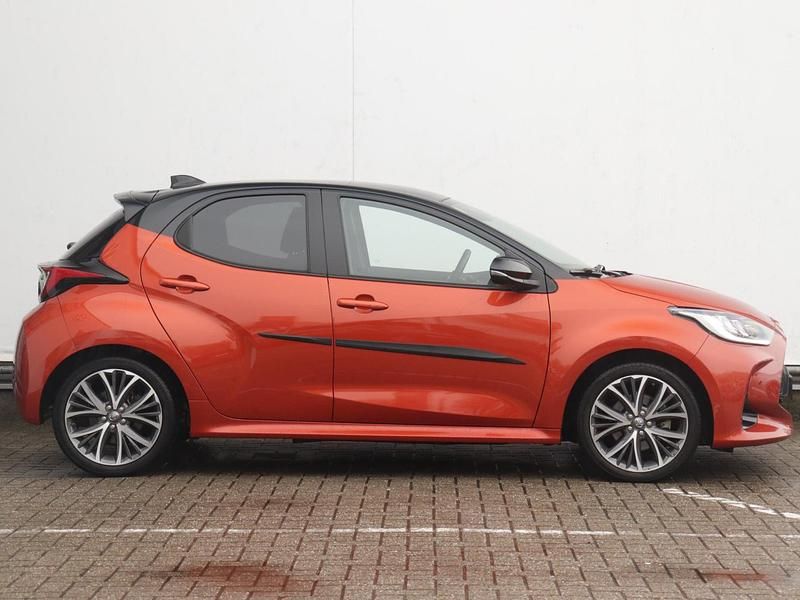 Occasion Toyota Yaris Executive 116 PK (85 kW) 2022 Oranje Hatchback