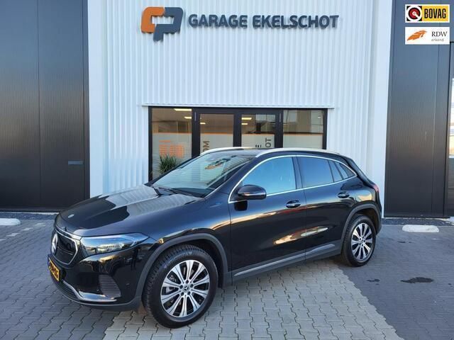 Zwart, metallic lak Gebruikt 2022 Mercedes EQA250 Business SUV | € 36.950 (Eerlijke prijs) - Afbeelding 1/4