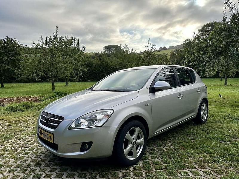 Gebruikt 2008 Kia Ceed EX Sedan | € 5.350 (Eerlijke prijs) - Afbeelding 1/4