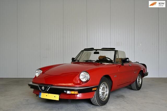 Rood Gebruikt 1987 Alfa Romeo Spider Cabriolet | € 18.899 - Afbeelding 1/4