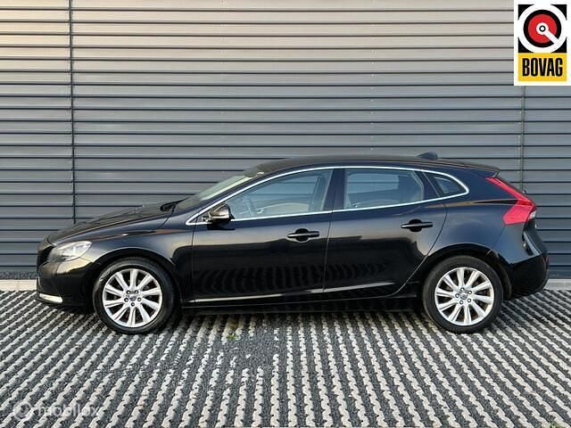 Occasion Volvo V40 Momentum 114 PK (83 kW) 2012 Zwart Hatchback
