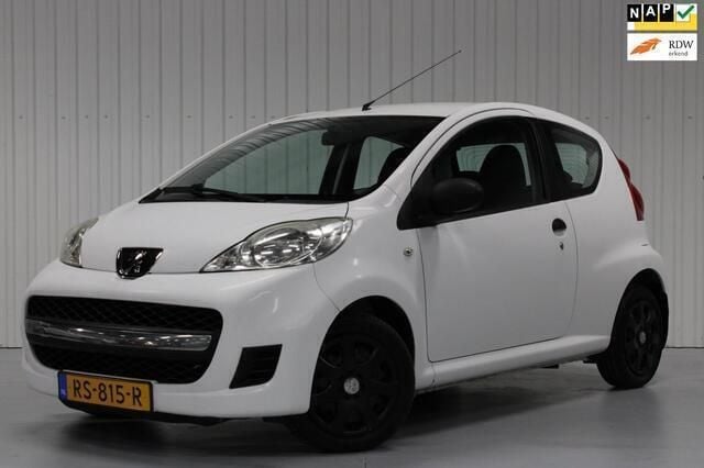 Wit Gebruikt 2011 Peugeot 107 Hatchback | € 2.150 (Goede deal) - Afbeelding 1/4