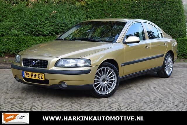 Geel Gebruikt 2001 Volvo S60 Sedan | € 2.450 (Eerlijke prijs) - Afbeelding 1/4