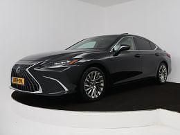 Zwart metallic Gebruikt 2025 Lexus ES300H President Line Sedan | € 72.950 - Afbeelding 1/3