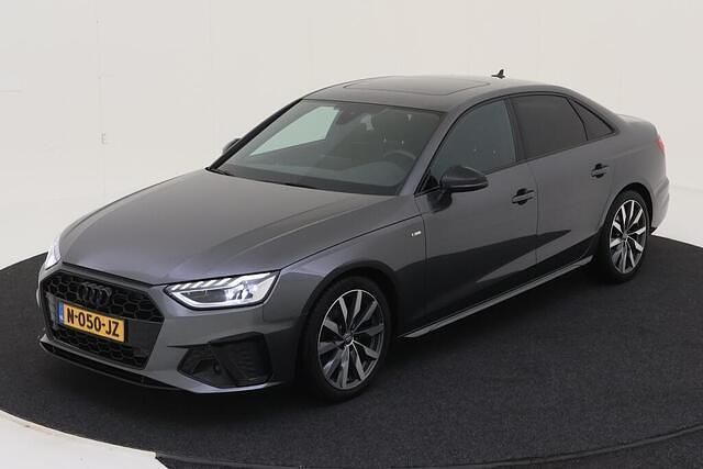 Grijs Gebruikt 2021 Audi A4 Competition Sedan | € 29.400 (Duur) - Afbeelding 1/4
