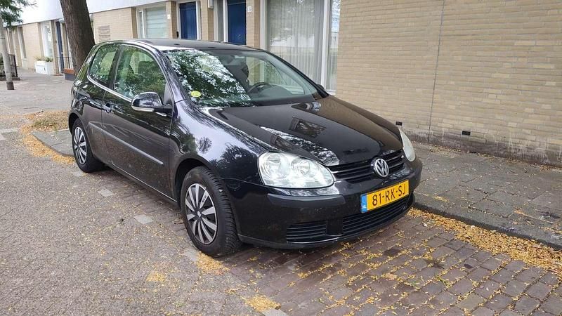 Gebruikt 2005 VW Golf IV Sedan | € 1.800 (Eerlijke prijs) - Afbeelding 1/4