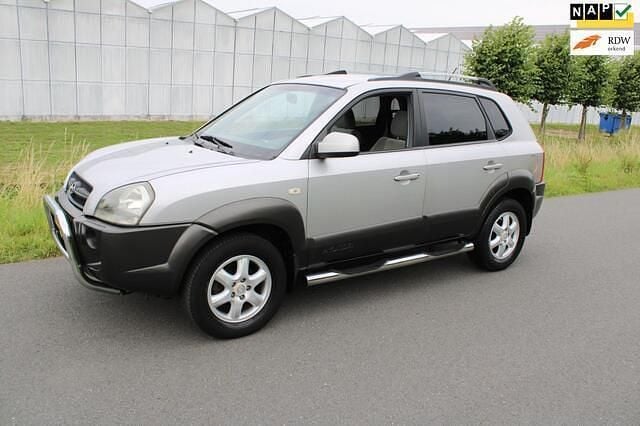 Grijs, metallic lak Gebruikt 2005 Hyundai Tucson Dynamiq SUV | € 5.500 (Eerlijke prijs) - Afbeelding 1/4