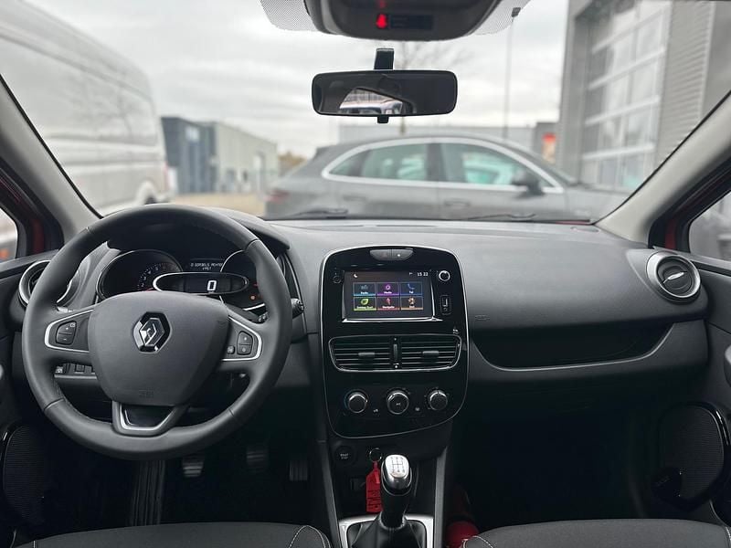Occasion Renault Clio V LIMITED 2026 Rood Hatchback