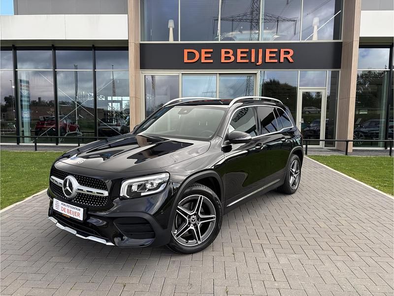 Zwart Gebruikt 2022 Mercedes GLB200 AMG line SUV | € 43.450 (Iets duurder) - Afbeelding 1/4
