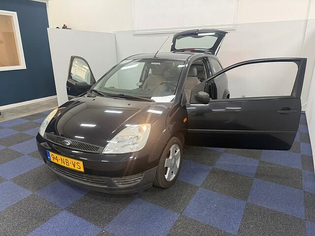 Occasion Ford Fiesta 69 PK (50 kW) 2003 Zwart Hatchback