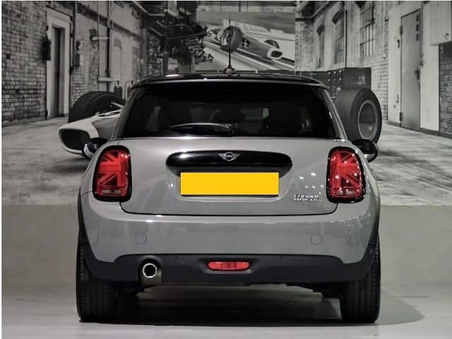 Occasion Mini Cooper Chili 2019 Grijs (metallic) Hatchback