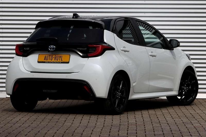 Occasion 2022 Toyota Yaris Hybrid Executive Hatchback – 6181AE AE ...
