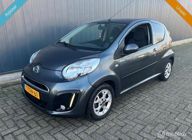 Grijs Occasion 2013 Citroën C1 Exclusive Hatchback | € 4.499 (Goede deal) - Afbeelding 1/4