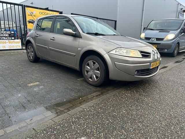 Occasion Renault Mégane III Business 112 PK (82 kW) 2008 Beige Hatchback