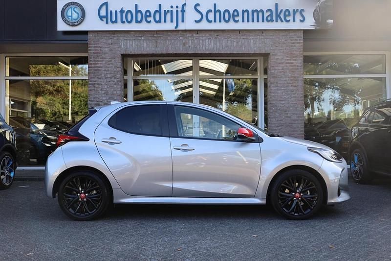 Occasion Toyota Yaris Hybrid Executive 2021 Grijs Hatchback