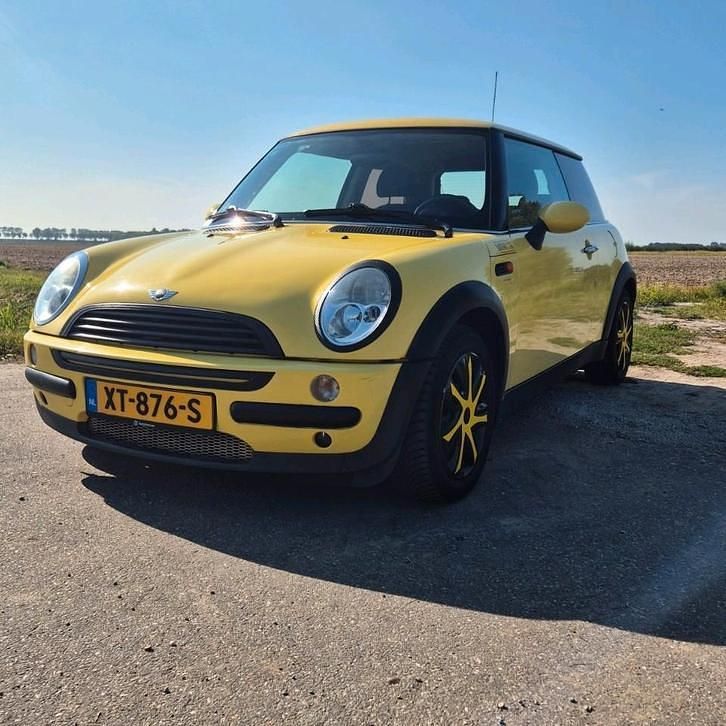 Gebruikt 2002 Mini ONE Hatchback | € 1.750 - Afbeelding 1/1