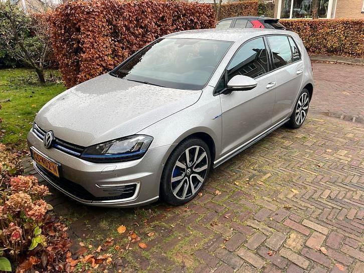 Occasion 2015 VW e-Golf GTE Hatchback | € 11.750 (Goede deal) - Afbeelding 1/4