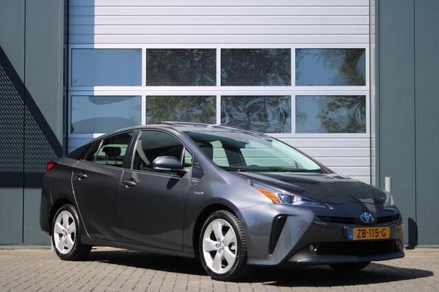 Grijs, metallic lak Gebruikt 2019 Toyota Prius Executive Hatchback | € 19.950 (Eerlijke prijs) - Afbeelding 1/4