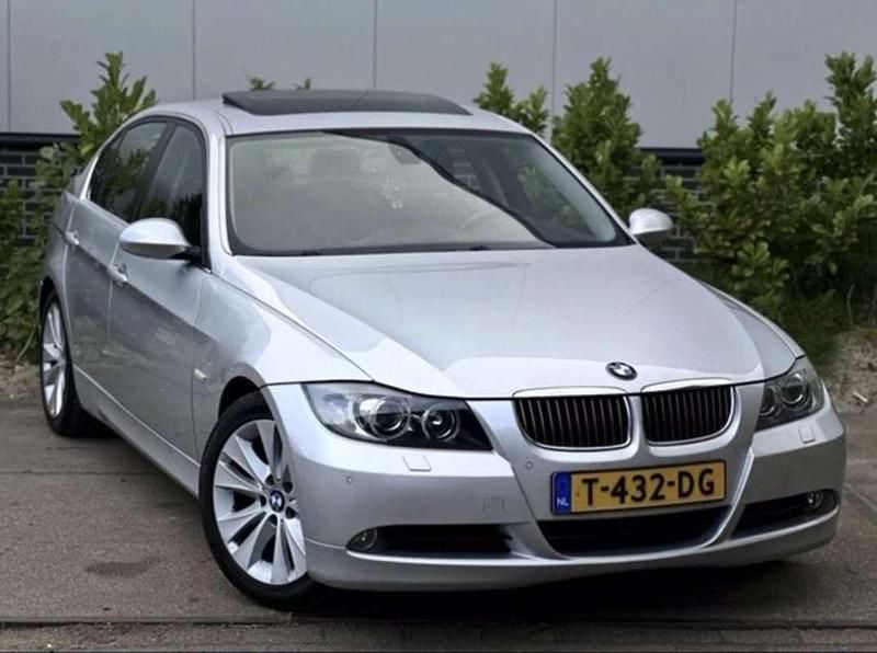 Grijs Occasion 2005 BMW 325 Sedan | € 7.000 (Eerlijke prijs) - Afbeelding 1/4