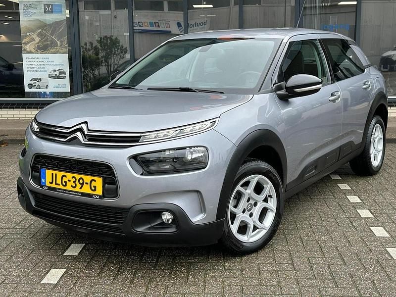 Grijs Occasion 2018 Citroën C4 Feel SUV | € 14.750 (Iets duurder) - Afbeelding 1/4