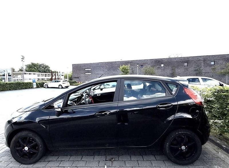 Occasion 2014 Ford Fiesta SYNC Edition Sedan | € 3.333 (Eerlijke prijs) - Afbeelding 1/4