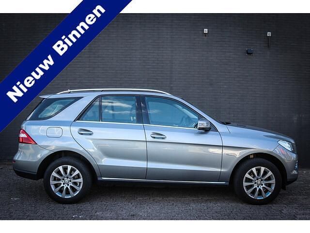 Grijs Gebruikt 2012 Mercedes 350 SUV | € 21.950 (Iets duurder) - Afbeelding 1/3
