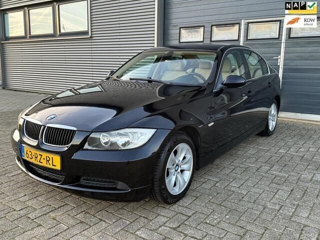 Zwart Gebruikt 2005 BMW 318 Sedan | € 4.299 (Iets duurder) - Afbeelding 1/4