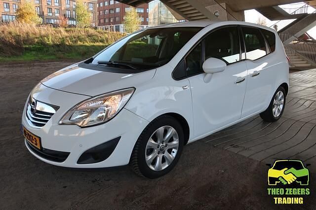 Wit Gebruikt 2013 Opel Meriva Cosmo MPV | € 7.777 (Eerlijke prijs) - Afbeelding 1/4
