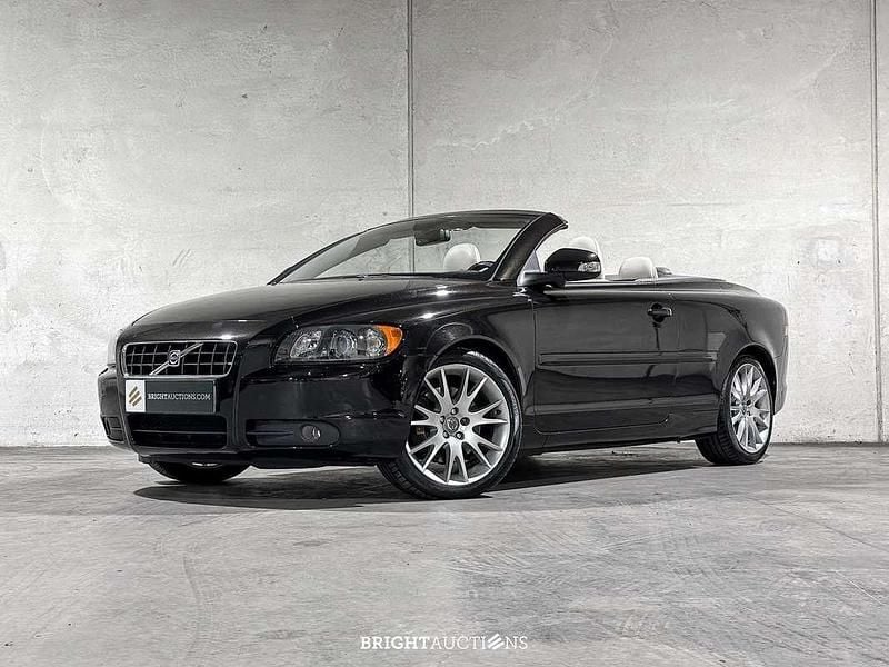 Zwart Gebruikt 2010 Volvo C70 Momentum Cabriolet | € 4.500 - Afbeelding 1/4