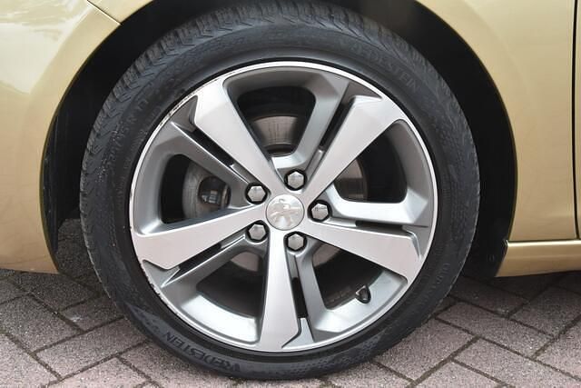 Occasion Peugeot 308 SW Allure 131 PK (96 kW) 2018 Geel Stationwagen