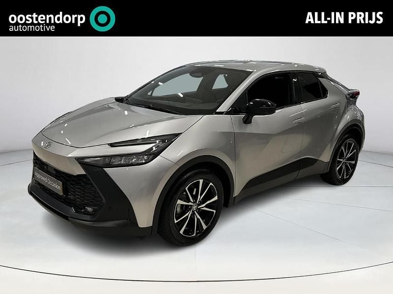 Grijs Occasion 2025 Toyota C-HR SUV | € 34.445 (Goede deal) - Afbeelding 1/4
