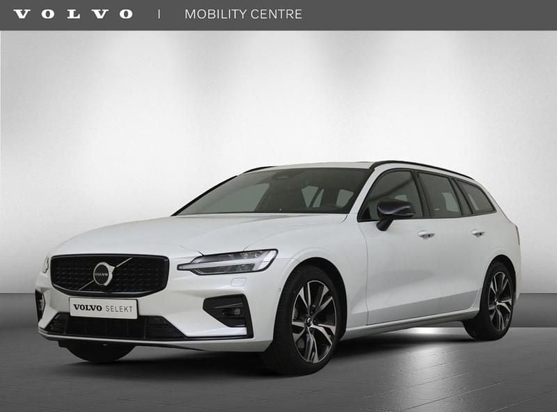 Wit Gebruikt 2022 Volvo V60 Plus Stationwagen | € 39.945 (Eerlijke prijs) - Afbeelding 1/4