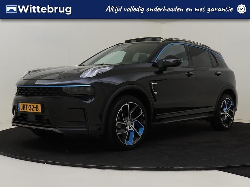 Zwart Gebruikt 2024 Lynk & Co 01 SUV | € 30.925 (Eerlijke prijs) - Afbeelding 1/4