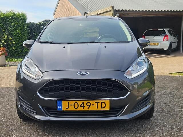 Occasion Ford Fiesta Titanium 101 PK (74 kW) 2017 Grijs Hatchback