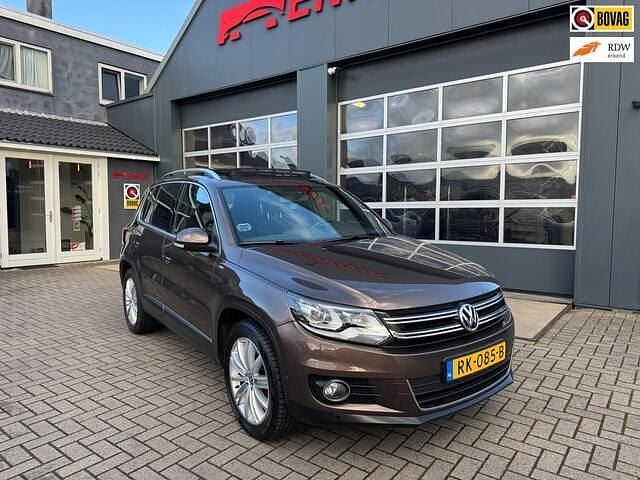 Bruin Gebruikt 2014 VW Tiguan R-line Edition SUV | € 15.250 (Goede deal) - Afbeelding 1/4