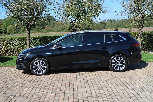 Zwart Occasion 2022 Renault Mégane GrandTour Intens Stationwagen | € 17.995 (Eerlijke prijs) - Afbeelding 1/4
