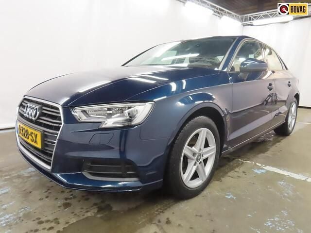 Blauw, metallic lak Gebruikt 2020 Audi A3 Proline Sedan | € 18.950 (Goede deal) - Afbeelding 1/4