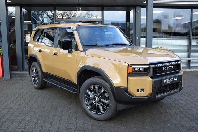 Bruin (metallic) Occasion 2024 Toyota Land Cruiser SUV | € 87.495 (Eerlijke prijs) - Afbeelding 1/4